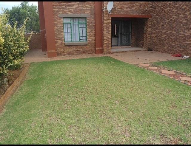 2 BEDROOM APARTMENT FOR SALE IN MOOIKLOOF RIDGE ESTATE
